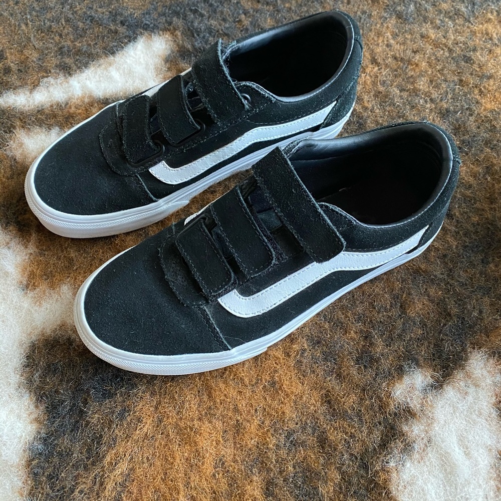 Vans tennis shoes